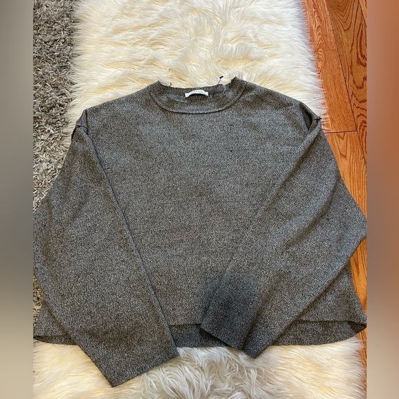 Gray sweater - Picture 1 of 3